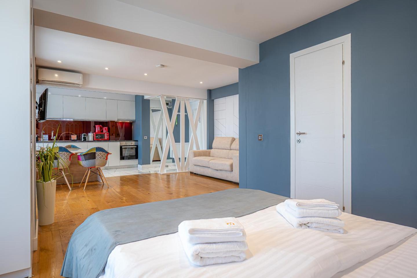 Old Town - Euroeastventures Luxury Properties Bukares Bagian luar foto