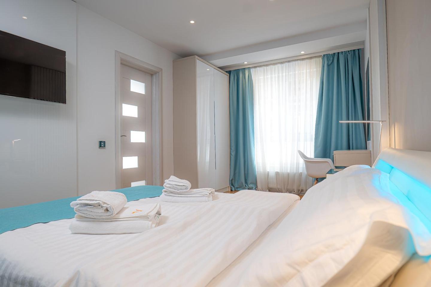 Old Town - Euroeastventures Luxury Properties Bukares Bagian luar foto
