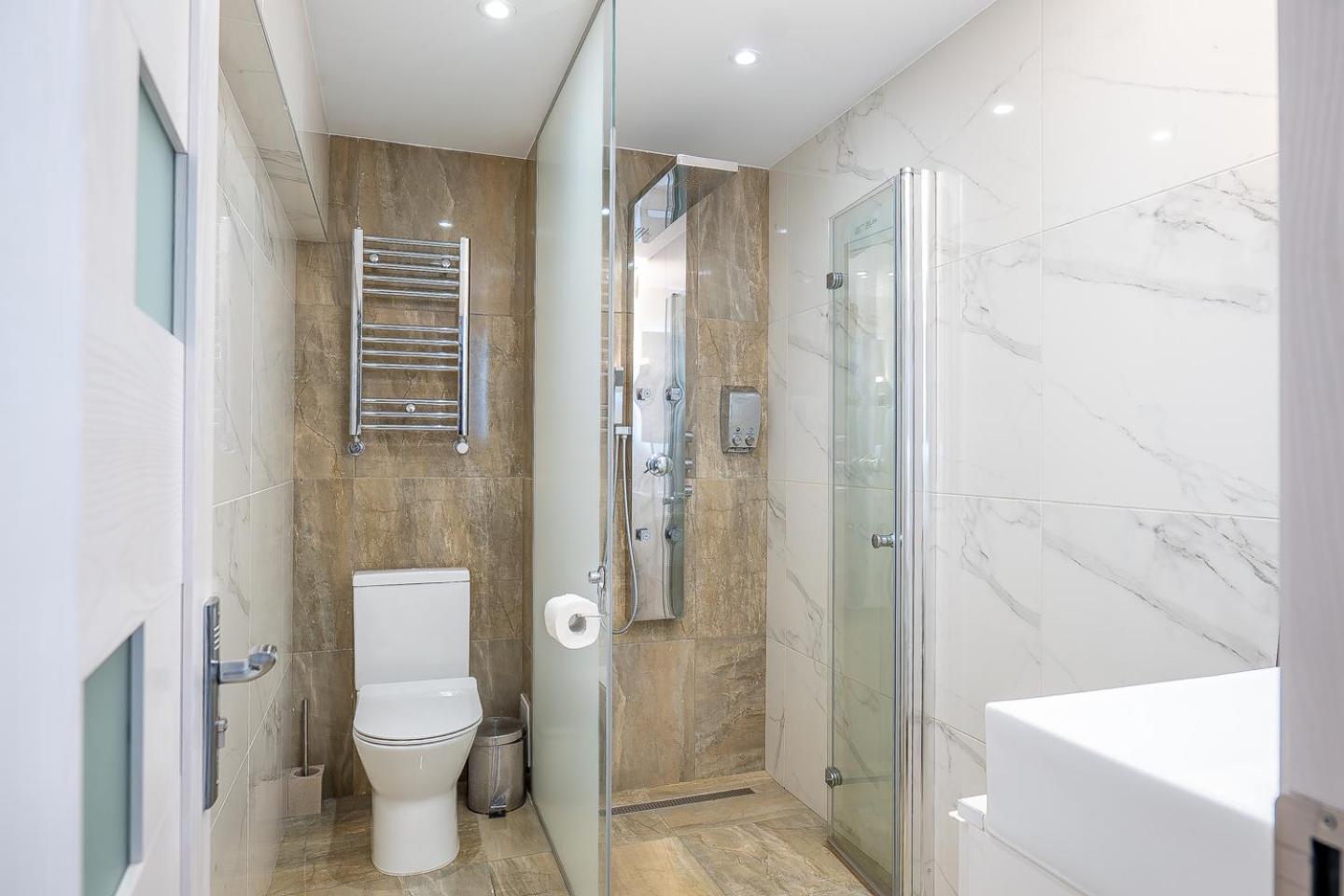 Old Town - Euroeastventures Luxury Properties Bukares Bagian luar foto