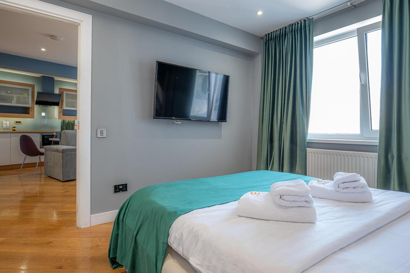 Old Town - Euroeastventures Luxury Properties Bukares Bagian luar foto