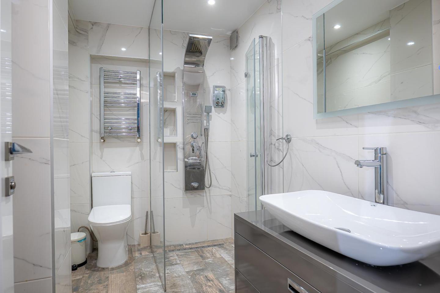 Old Town - Euroeastventures Luxury Properties Bukares Bagian luar foto